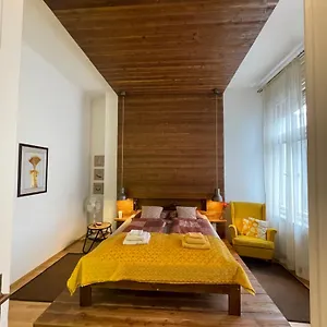 Amber Pearl 2 And 2 Bathrooms At Kalvin Square , Budapest Hungary