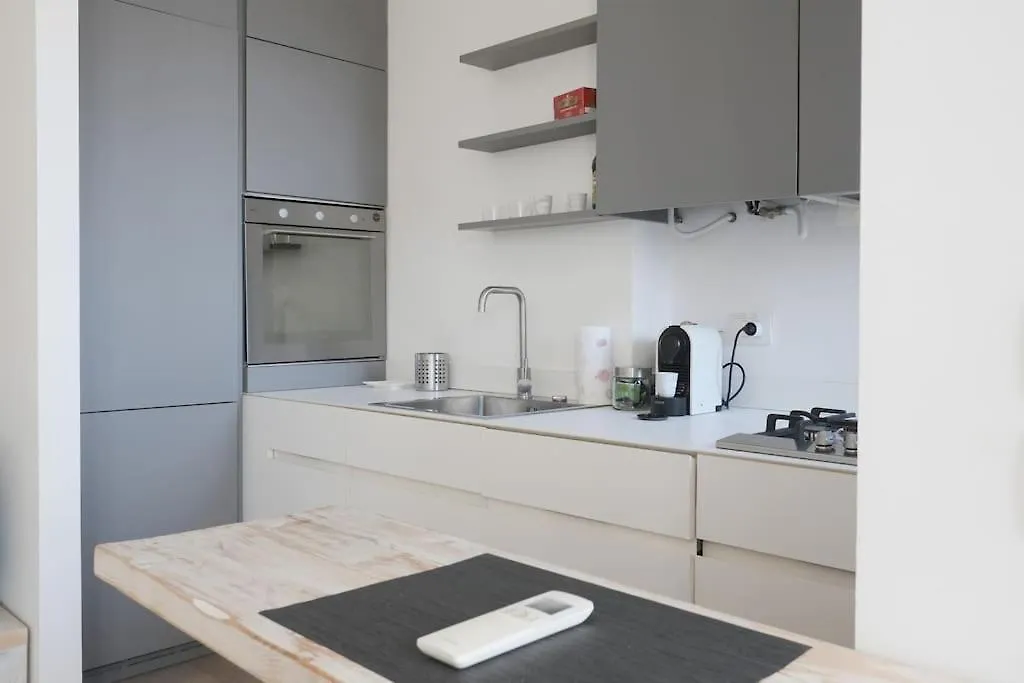 Orea Spiti- Modern Mantegna Arco Della Pace District Milan Apartment